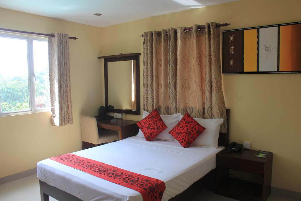 Grand 7 Hotel Thalawathugoda Talawatugoda المظهر الخارجي الصورة